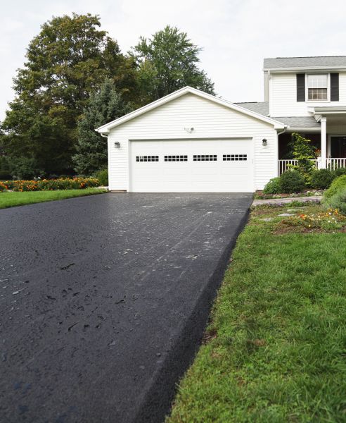 Cost of Blacktop Driveway Paving in San Rafael