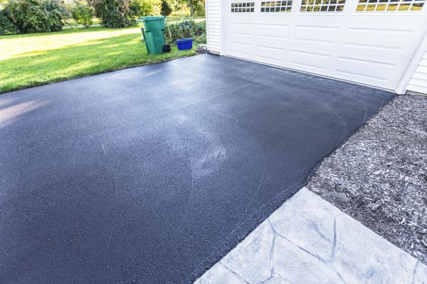 Blacktop Driveway Service in San Rafael